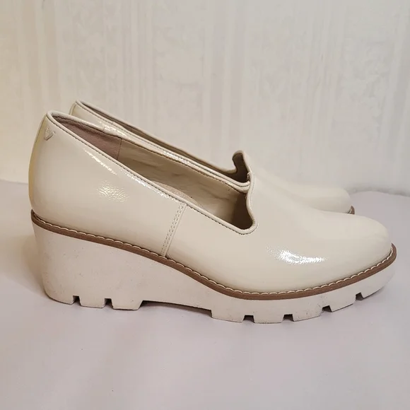 Vionic Willa Wedge Loafers Size 7W Water Repellant - Picture 2 of 11
